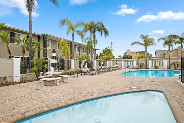 Foto del edificio - 1741 Tustin Ave