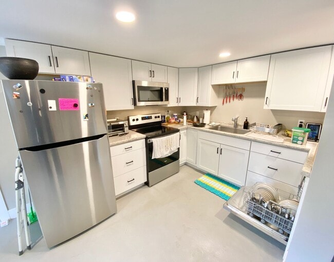 Building Photo - 127 Station Rd