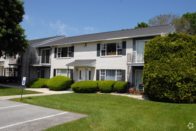 Building Photo - Devonshire Apartments