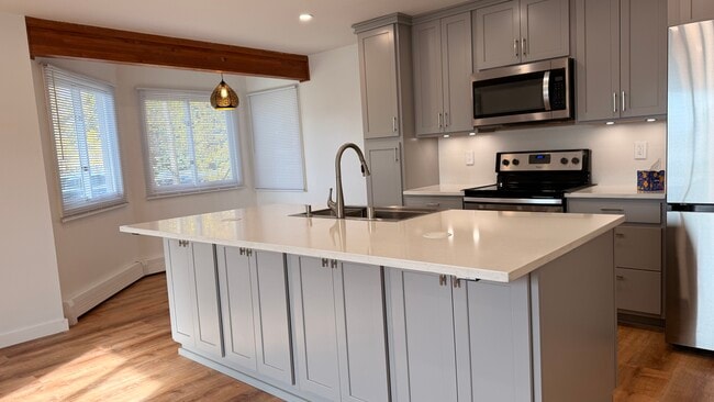 Full height pantry open concept - 3001 E 42nd Ave
