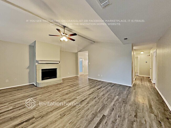 Foto del edificio - 1200 Cardinal Oaks Dr
