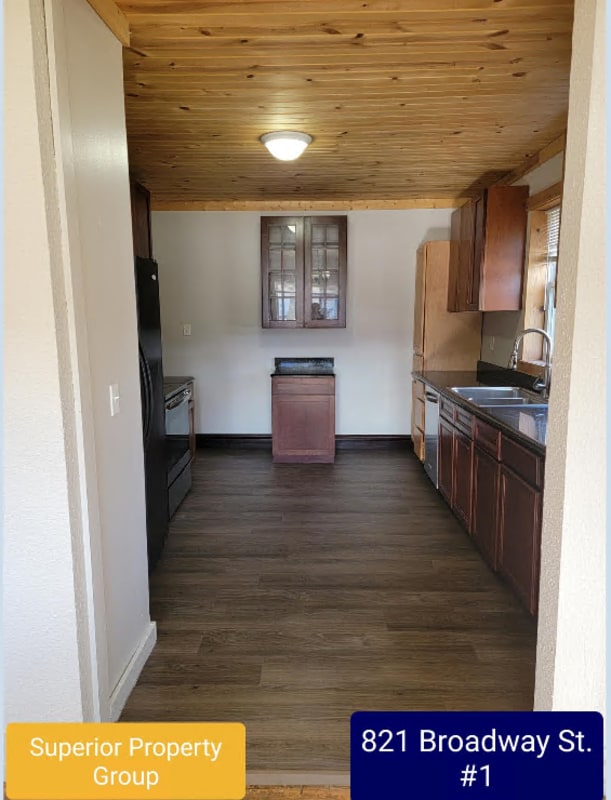 Building Photo - 821 Broadway