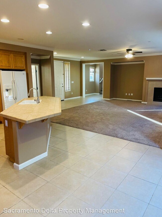 Building Photo - 4 br, 2.5 bath House - 3952  Tule St