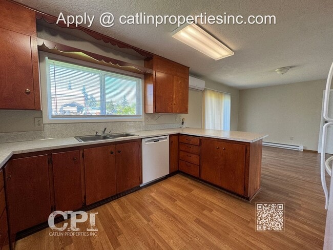 Foto del edificio - 3400 Columbia Heights Rd