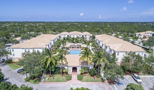 Foto del edificio - 2211 Myrtlewood Cir E