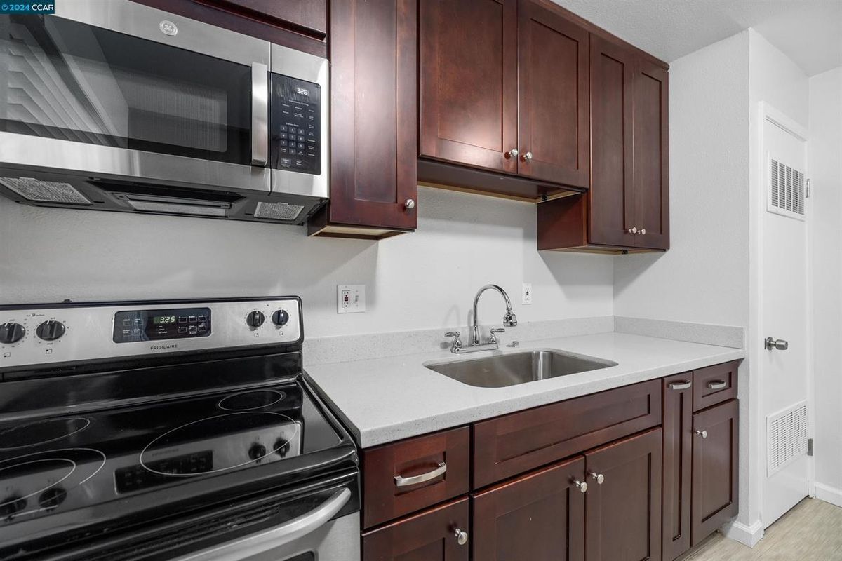Foto principal - 1409 Berrellesa St