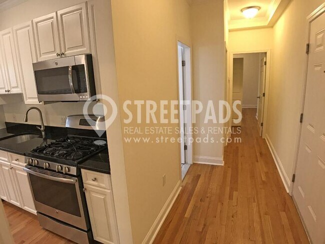 Building Photo - 3 bedroom in Cambridge MA 02138