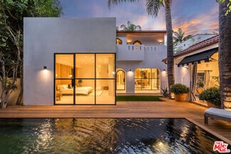 Building Photo - 918 N La Jolla Ave