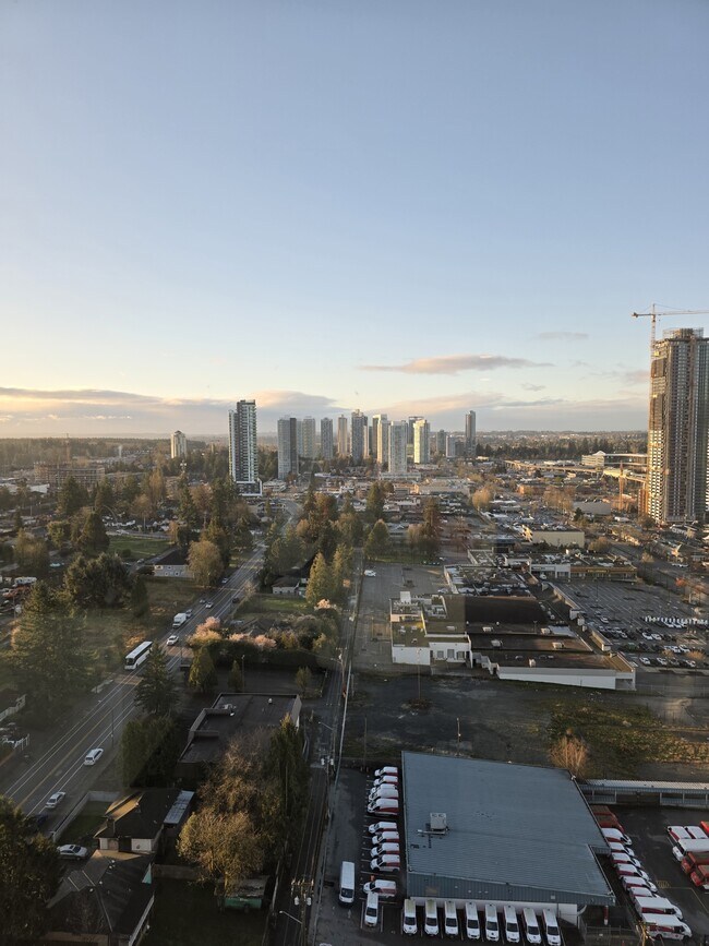 Photo du bâtiment - 13675-1107A 107A Ave