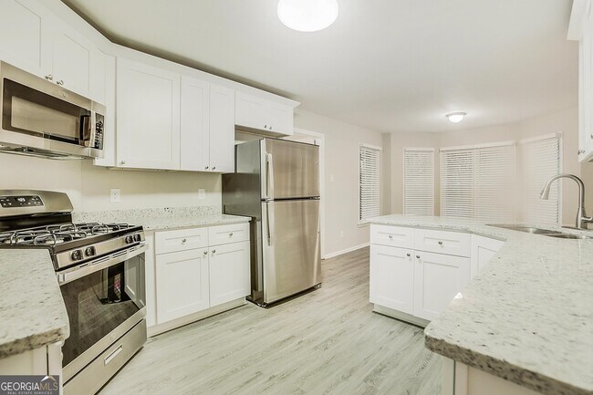 Building Photo - 3557 W Hampton Dr