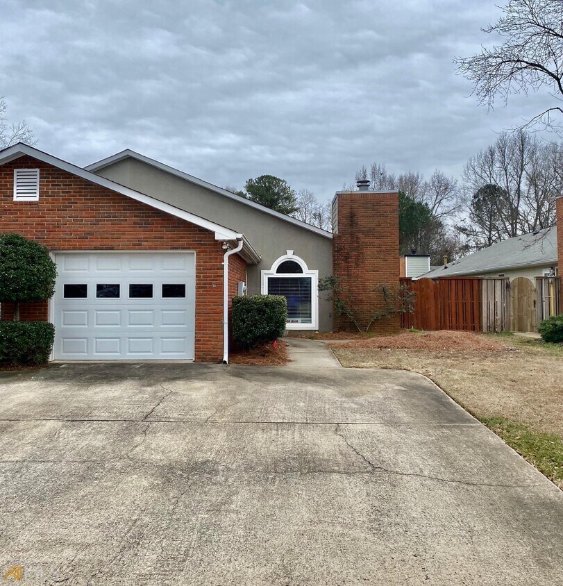 130 Arbor Way, Fayetteville, GA 30215 Townhome Rentals in