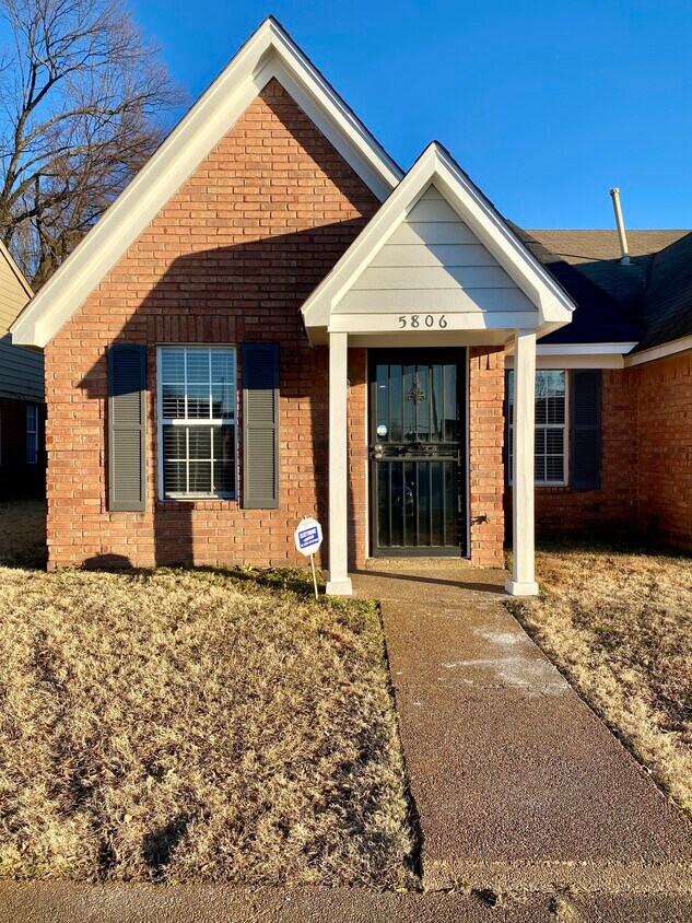 Primary Photo - 5806 Ashridge Plz