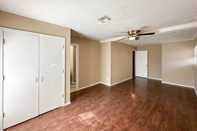 Building Photo - 972 NW 5th St