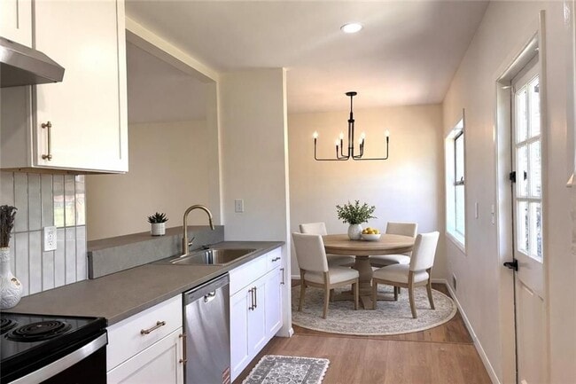 Foto del edificio - 5009 Crowe Dr SE