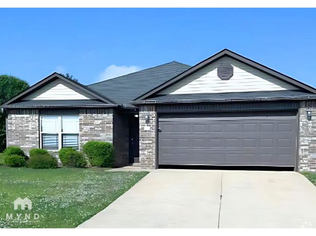 Building Photo - 17 Bristol Dr
