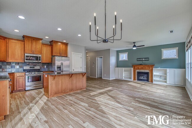 Foto del edificio - Spacious 4  BD Home with Modern Upgrades in Vancouver