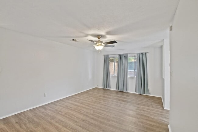 Building Photo - 1435 Silverpines Rd