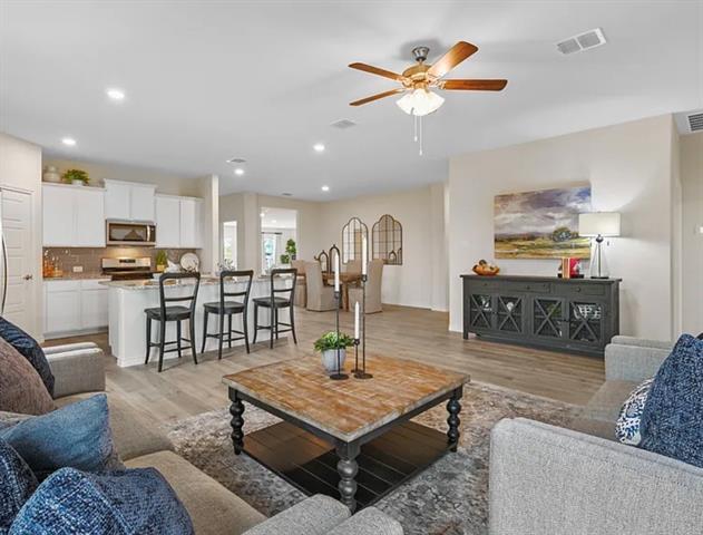 Foto del edificio - 1323 Taggart St