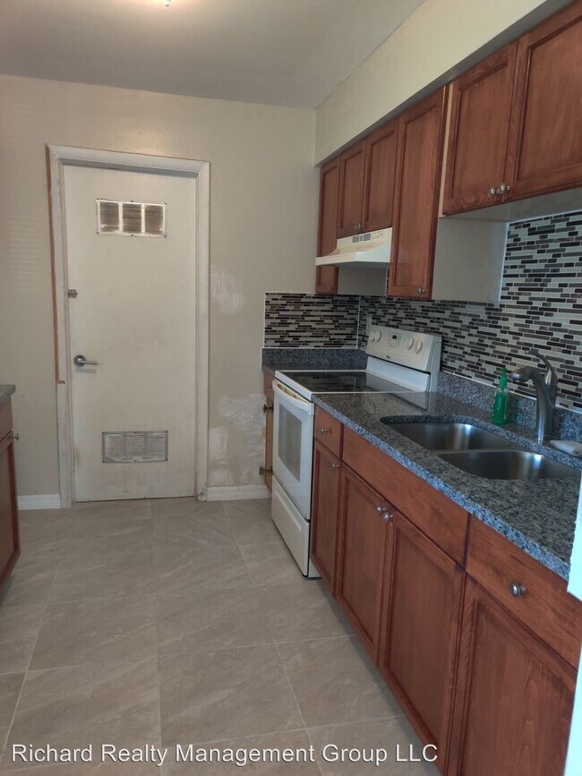 Foto del edificio - 3 br, 2 bath House - 6330 Spanish Oak Dr