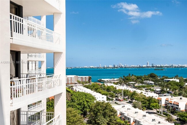 Foto del edificio - 2000 Towerside Terrace