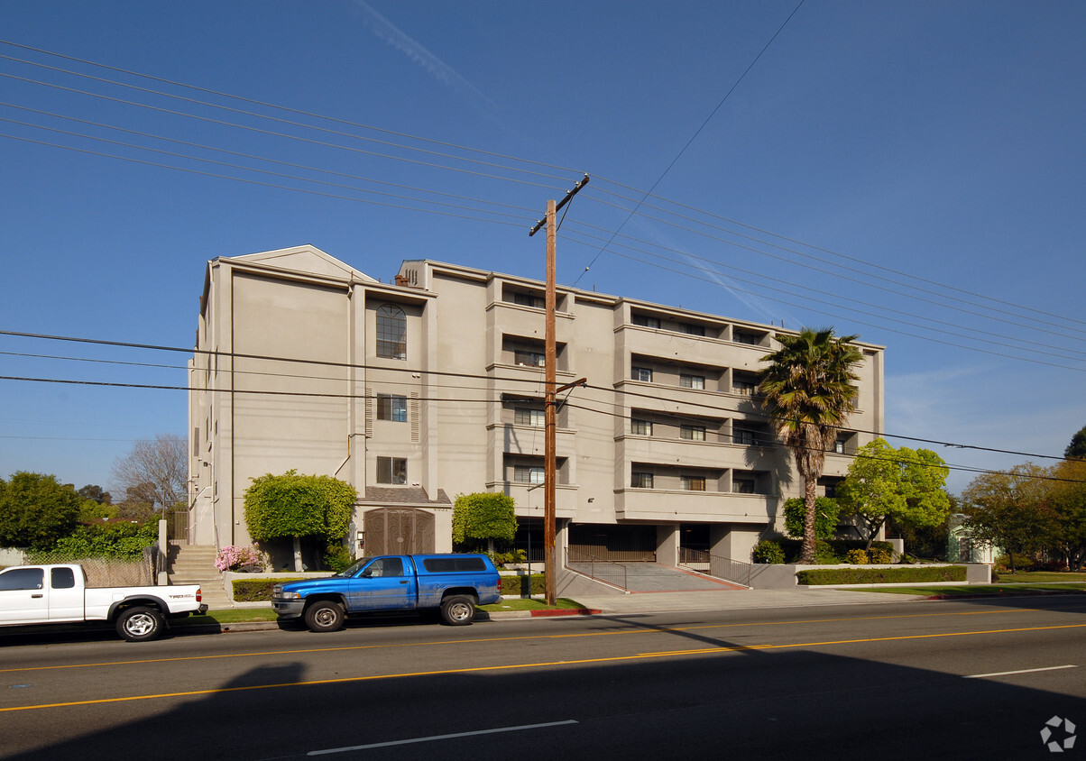 4651 Cahuenga Blvd, North Hollywood, CA 91602 - Apartments in North ...