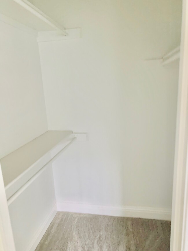 Building Photo - 8550 Fair Oaks Crossing 210