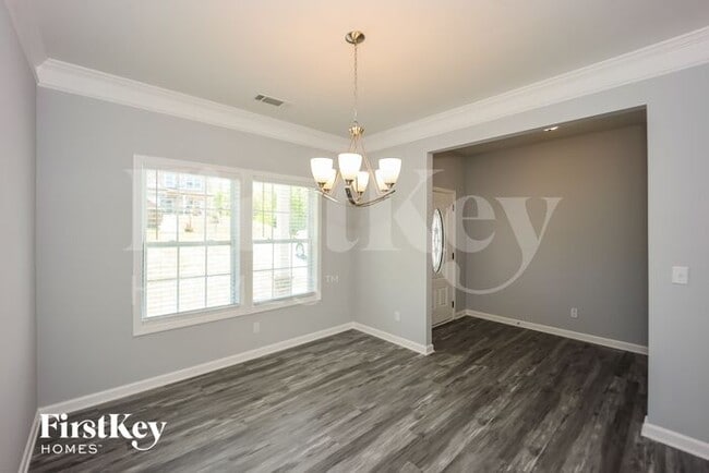 Foto del edificio - 121 Fairview Dr