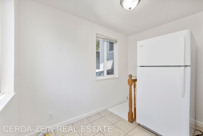 Building Photo - 2 br, 2 bath House - 3218 Madison Street
