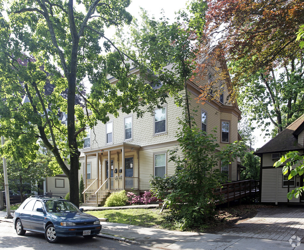 Building Photo - 47-49 Cedar St