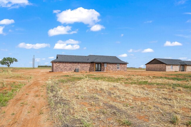 Building Photo - Country Living In Roosevelt ISD!