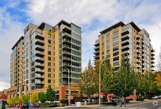 Building Photo - 910 Lenora St