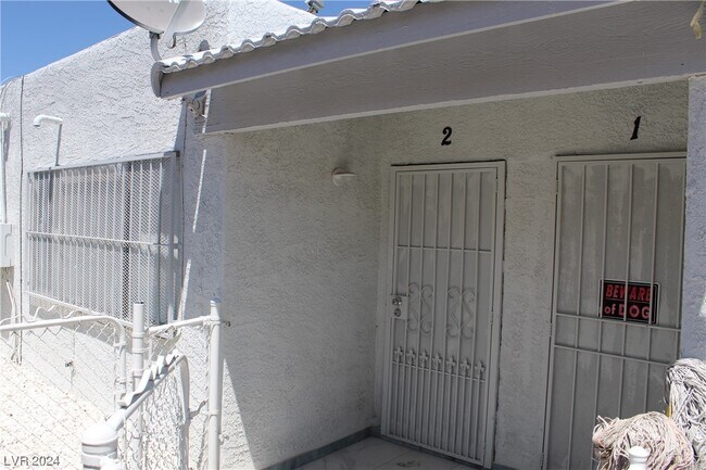 Building Photo - 5217 W Cheyenne Ave