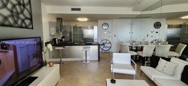 Foto del edificio - 18201 Collins Ave