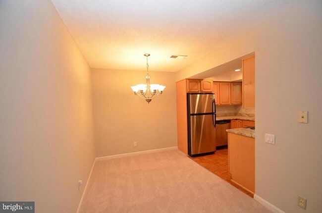 Building Photo - 3907 Golf Tee Ct