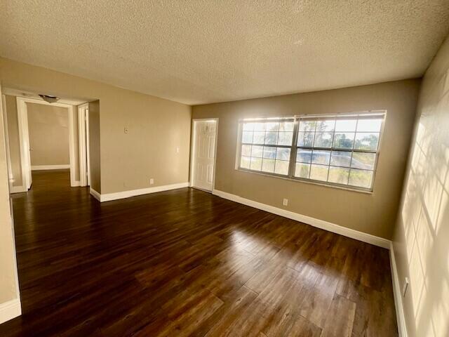 Foto del edificio - 3440 Rudolph Rd