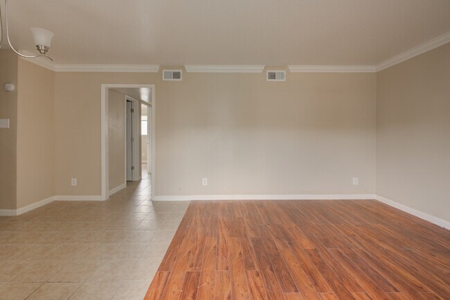 Building Photo - Falls of Las Villas