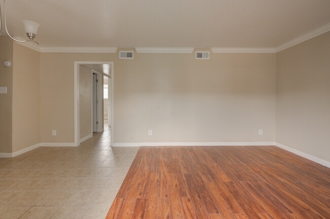 Building Photo - Falls of Las Villas