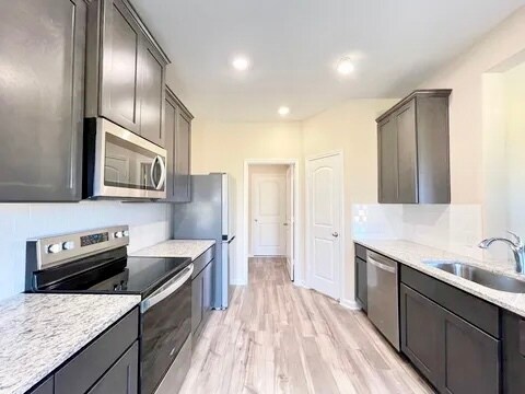Building Photo - 1702 Sandalwood Way
