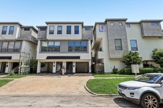 Building Photo - 2305 Camden Dr