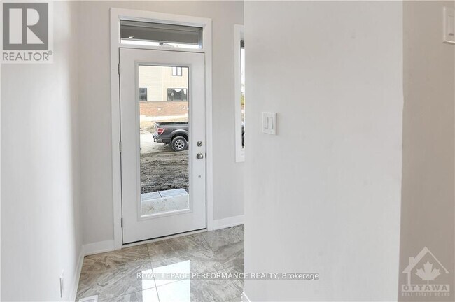 Building Photo - 310 Falsetto St