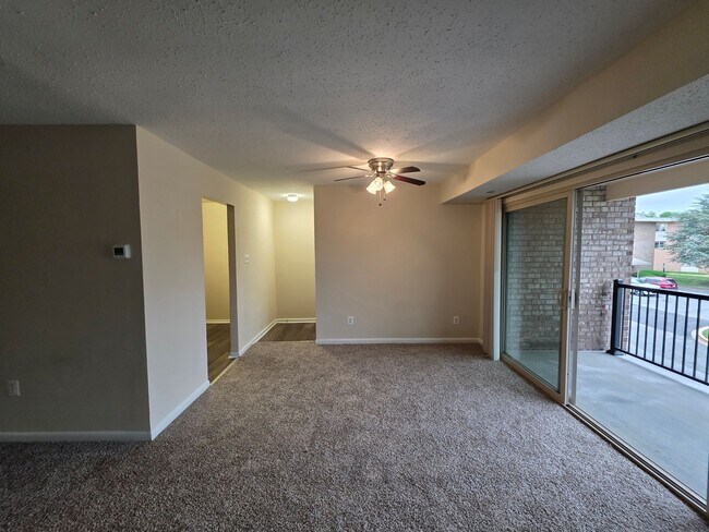 Interior Photo - Summit Crest