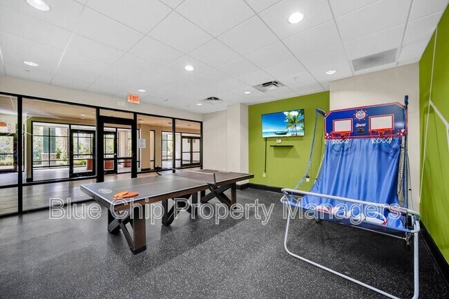 Foto del edificio - 14200 Avalon Rd