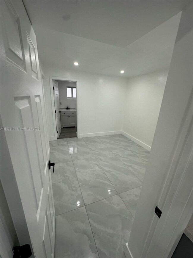 Foto del edificio - 770 SE 4th Pl