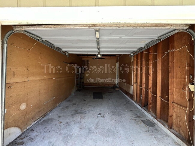 Building Photo - 424 Heritage Ln