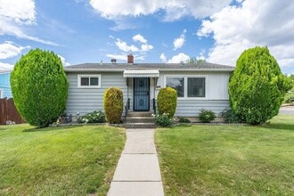 Building Photo - 3527 N Freya St
