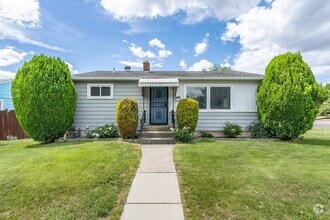 Building Photo - 3527 N Freya St