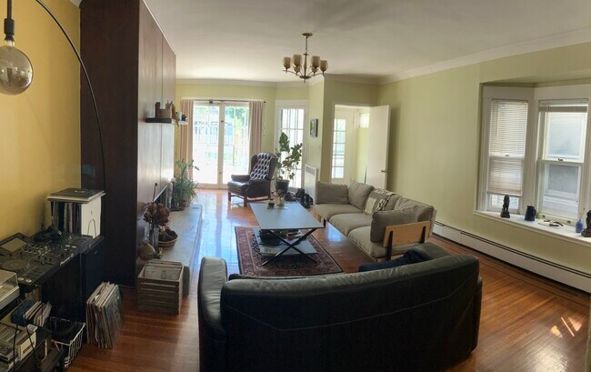 Foto del edificio - 7878 Van Dyke Pl