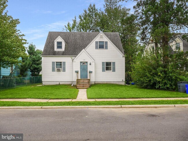 Foto del edificio - 1116 Center Ave