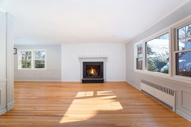 Foto del edificio - 198 Valley Rd