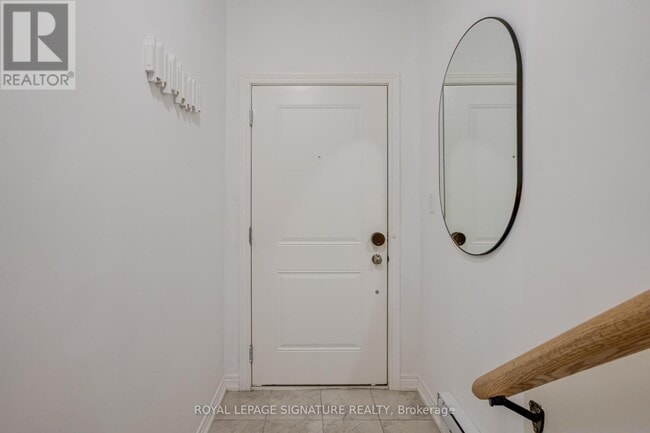 Building Photo - 2199 Lillykin St